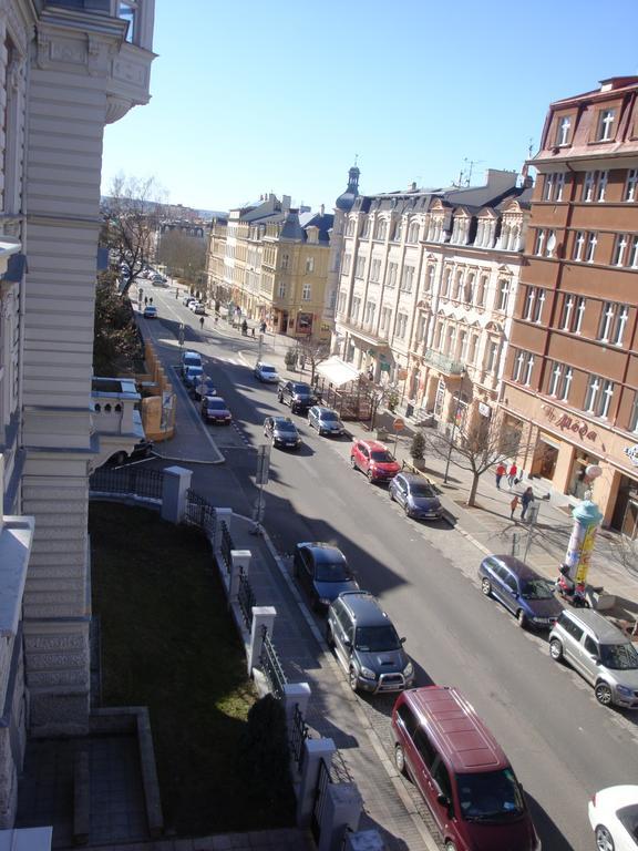 Apartment Themis Κάρλοβι Βάρι Εξωτερικό φωτογραφία
