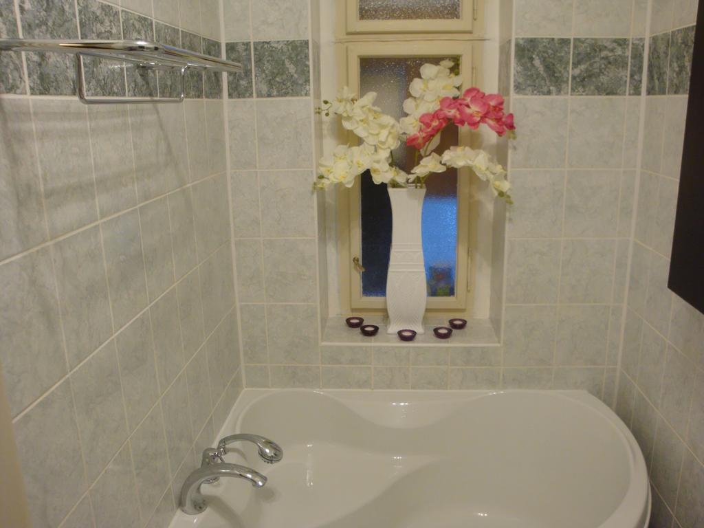 Apartment Themis Κάρλοβι Βάρι Εξωτερικό φωτογραφία