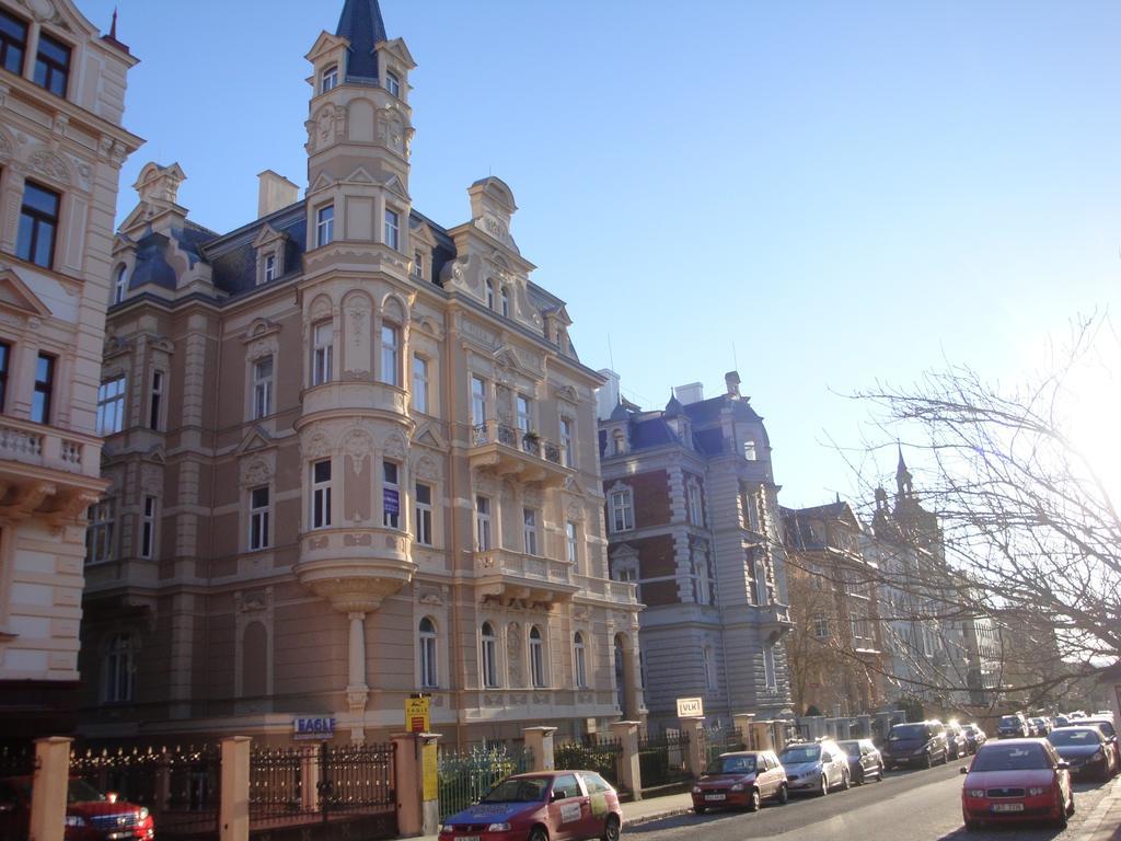 Apartment Themis Κάρλοβι Βάρι Εξωτερικό φωτογραφία