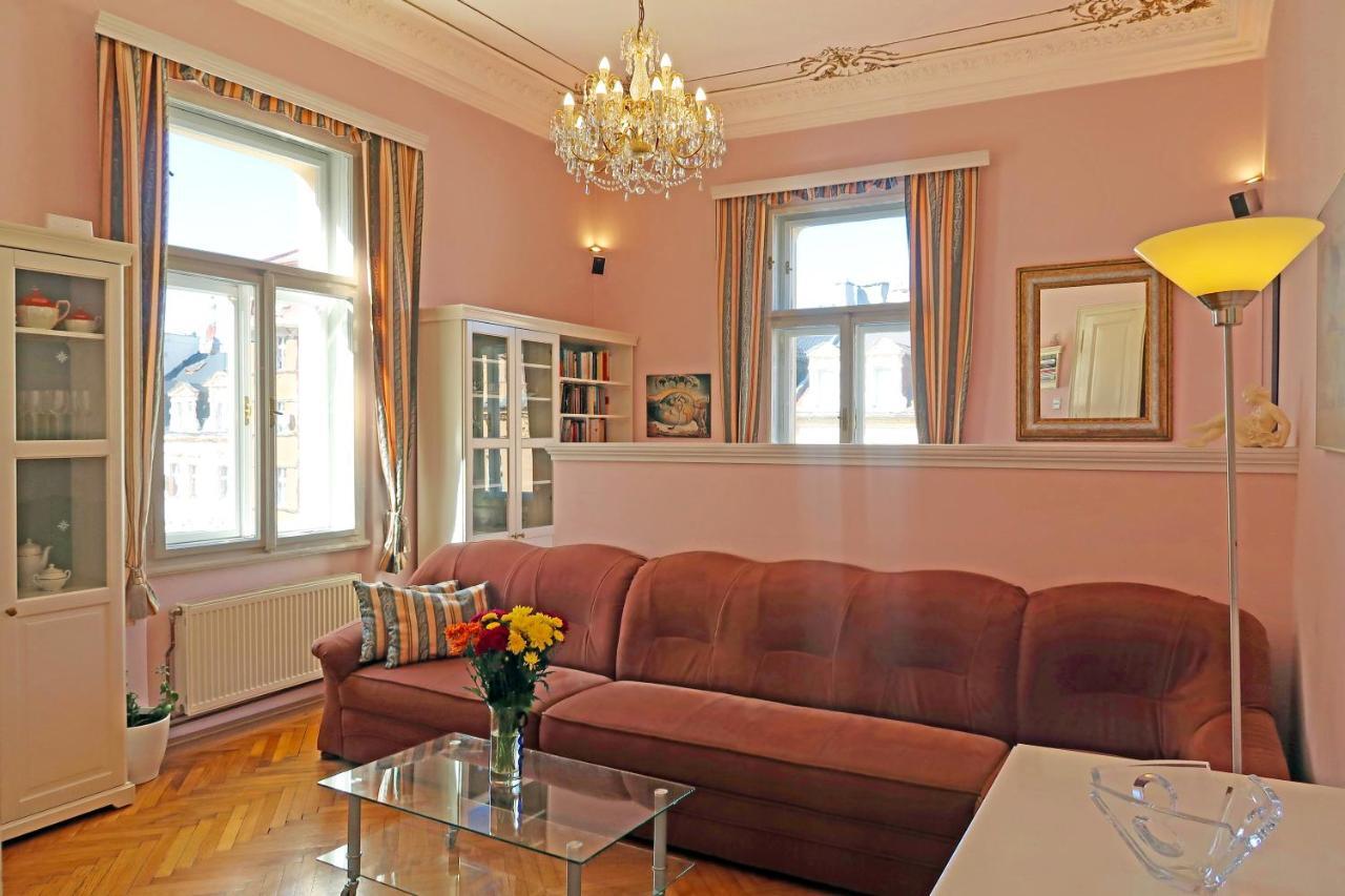 Apartment Themis Κάρλοβι Βάρι Εξωτερικό φωτογραφία