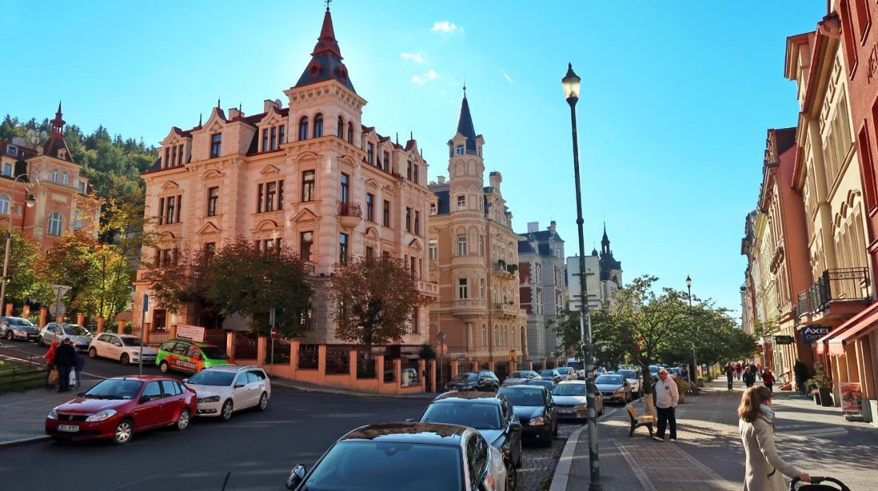Apartment Themis Κάρλοβι Βάρι Εξωτερικό φωτογραφία