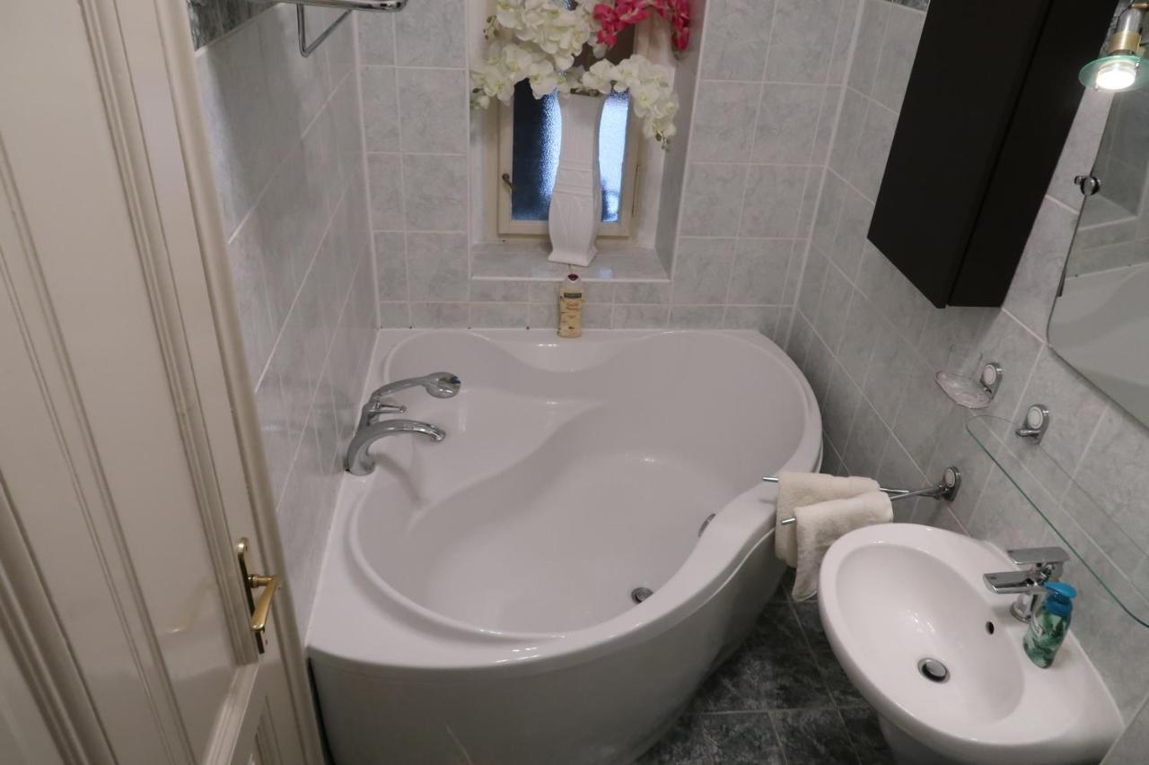 Apartment Themis Κάρλοβι Βάρι Εξωτερικό φωτογραφία