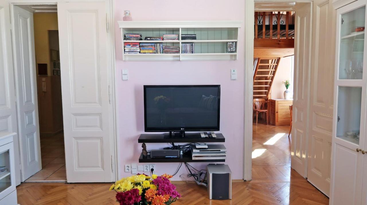 Apartment Themis Κάρλοβι Βάρι Εξωτερικό φωτογραφία
