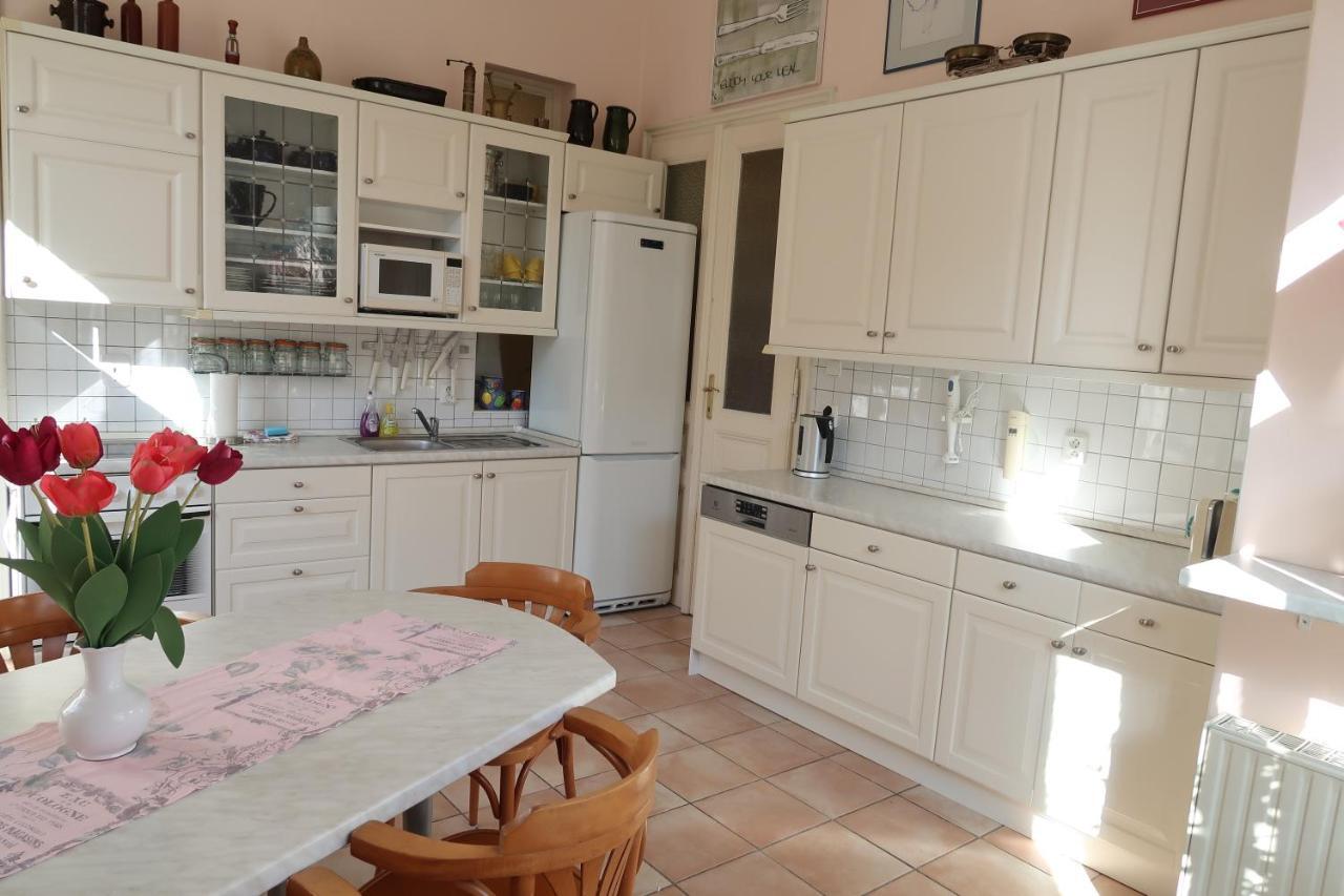 Apartment Themis Κάρλοβι Βάρι Εξωτερικό φωτογραφία
