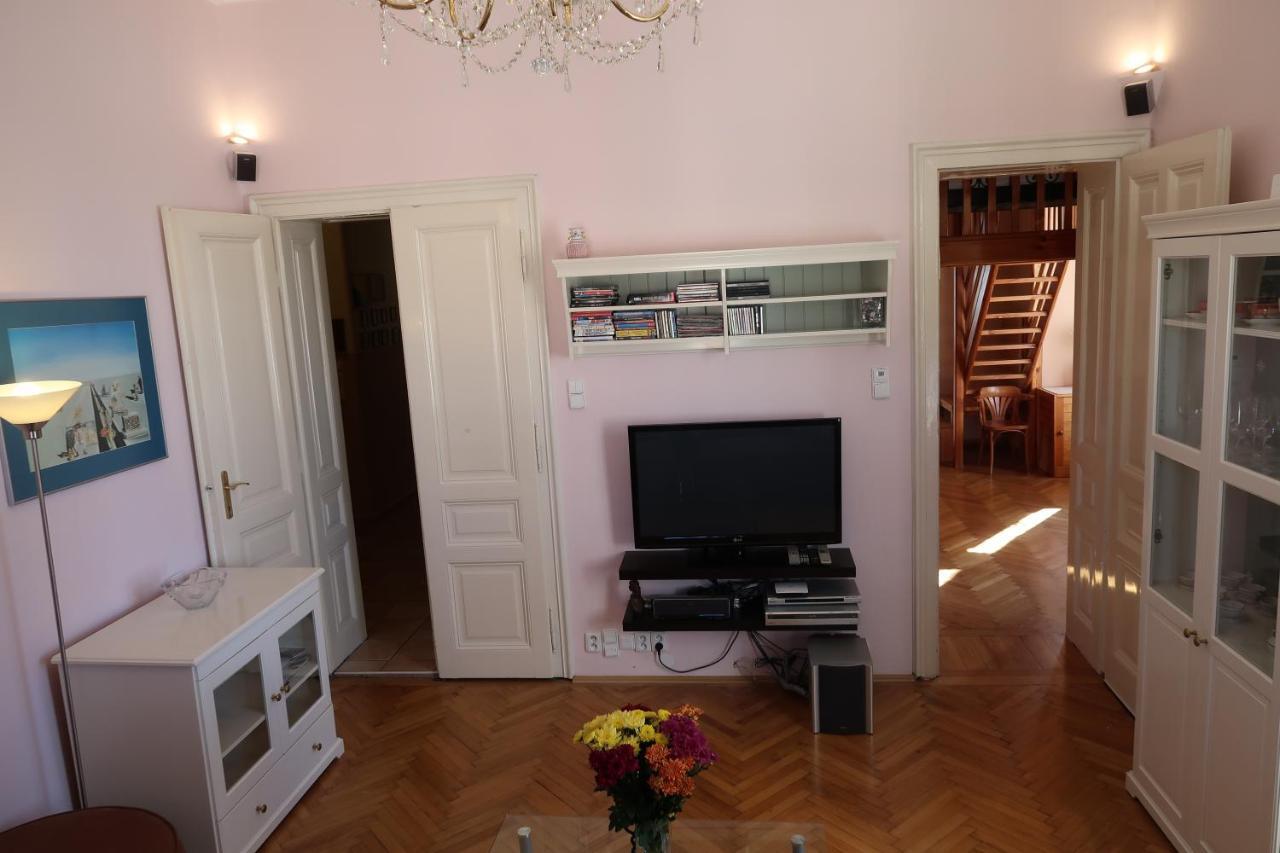 Apartment Themis Κάρλοβι Βάρι Εξωτερικό φωτογραφία