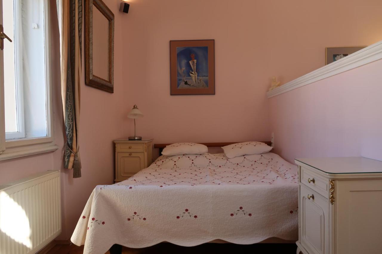 Apartment Themis Κάρλοβι Βάρι Εξωτερικό φωτογραφία