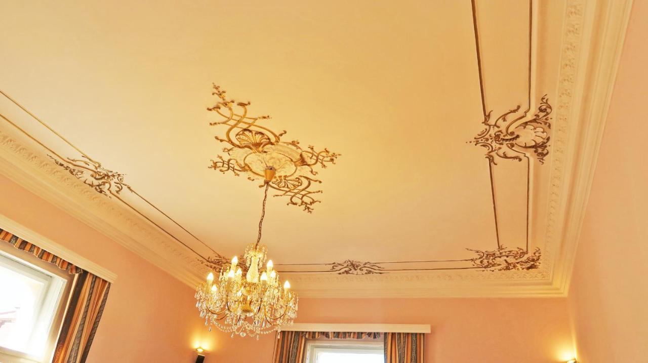 Apartment Themis Κάρλοβι Βάρι Εξωτερικό φωτογραφία